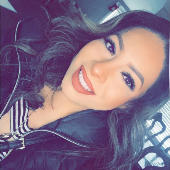 gomeztania8992